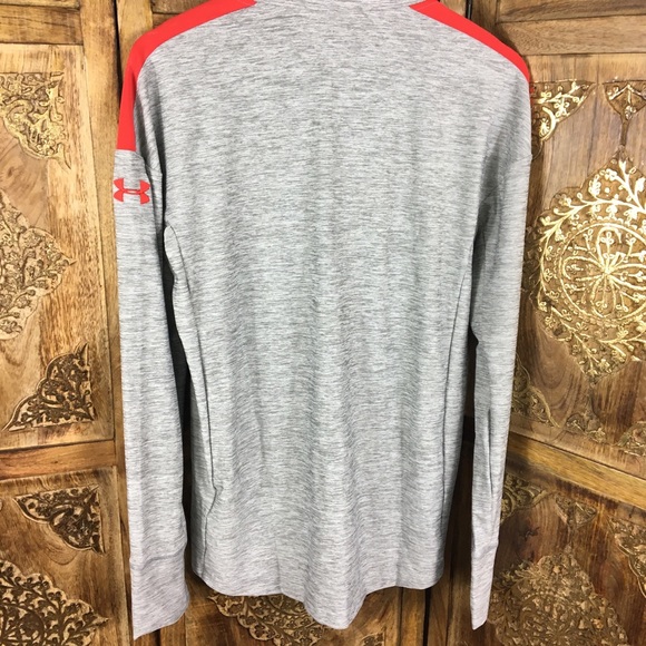 Under Armour ½ Zip loose top size M - Picture 5 of 5